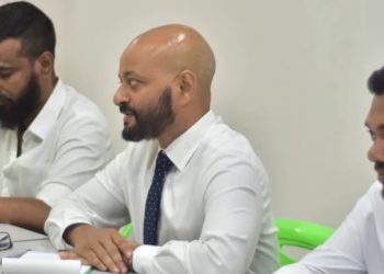 އެމްއާރުއެމް އަށްވުރެ ސައިޒު ބޮޑު މަގާމުތަކުގައި ތިބެ ސަރުކާރު ވައްޓާލަން ހިފައިފި!