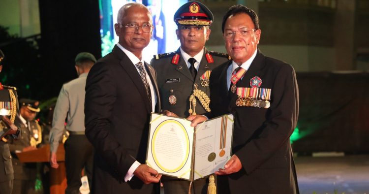 ނަމޫނާ އަސްކަރީ ހިދުމަތްތެރިންގެ މެޑަލް ހަތަރު ބޭފުޅަކަށް