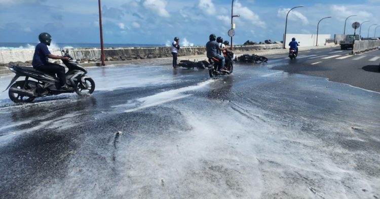 މާލެ އާއި ރަށްރަށަށް އުދައަރަނީ!