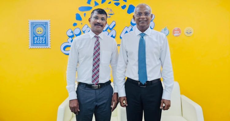 ޖޭޕީގެ ރިޔާޒު ރަޝީދު، އަލީ ސޯލިހު، ސައީދުގެ ތާއިދު ރައީސް ސޯލިހަށް