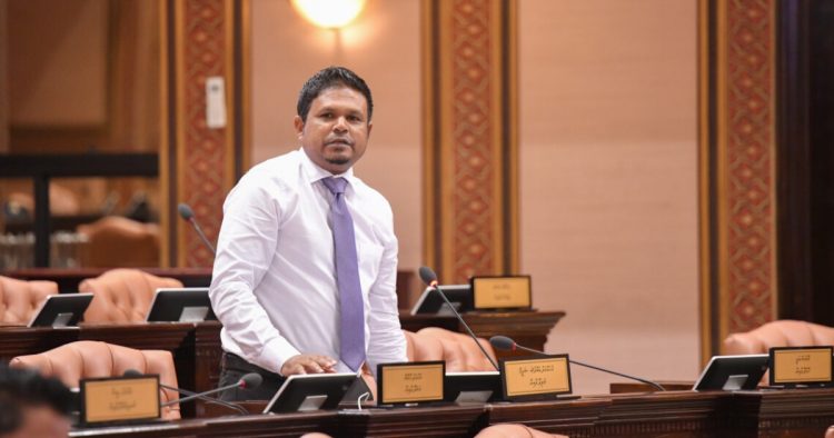 ނޫސްތައް ބުލޮކް ކުރުން ހުއްޓާލަން ގޮވާލައި ކުއްލި މައްސަލައެއް