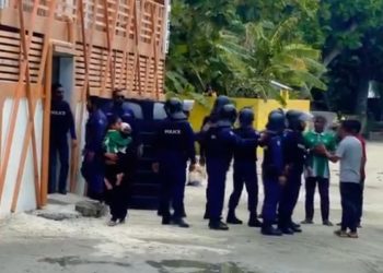 ކުޑަ ދެކުދިން ބަލާ ދިއުމުން ށ.ނަރުދޫގައި ހަމަނުޖެހުން ހިނގައިފި