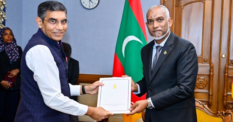 އިންޑިއާގެ ބޮޑުވަޒީރު ހުވާކުރެއްވުމުގެ ރަސްމިއްޔާތަށް ވަޑައިގެންނެވުމަށް ދެއްވި ދައުވަތު ރައީސުލްޖުމްހޫރިއްޔާ ގަބޫލުފުޅު ކުރައްވައިފި